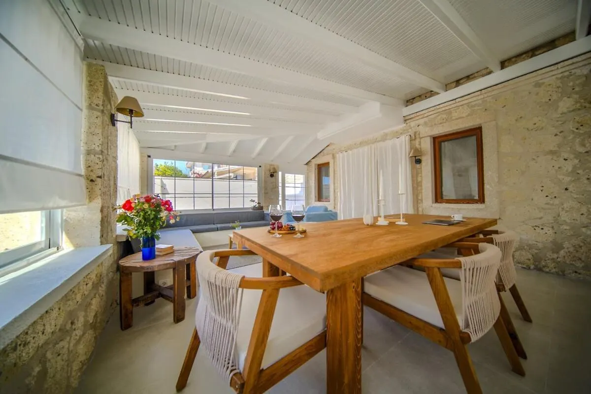 Alacati'Da Saunali Jakuzili Villa Çeşme