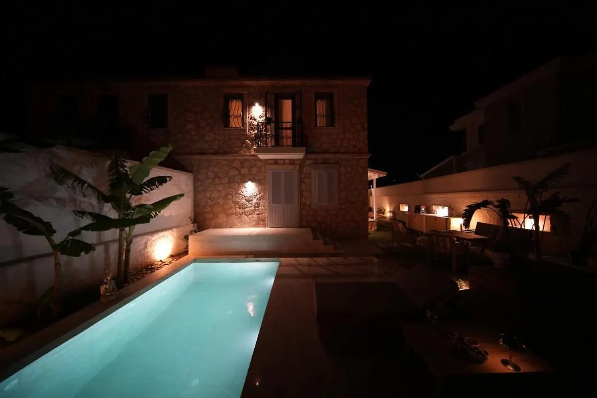 Alacati'Da Saunali Jakuzili Villa Çeşme